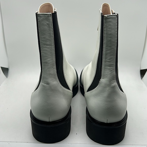 Stuart Weitzman White/Black Leather Zip Up Ankle Booties Boots Shoes **Sz 10** - Picture 5 of 9